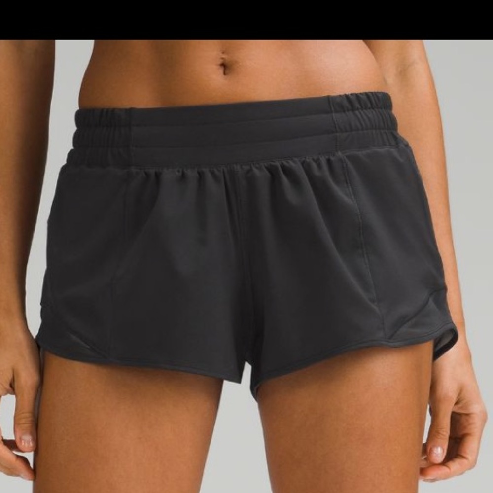 Lululemon Hotty Hot Shorts Low Rise 2.5 size 4